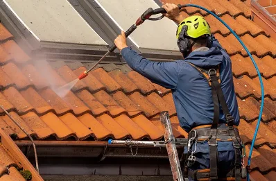 Démoussage et hydrofuge de toiture à Linxe